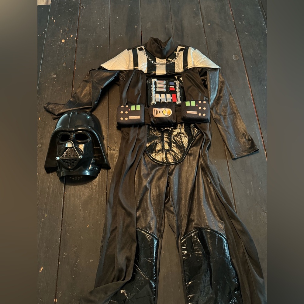 Disney Darth Vader costume in size 7/8
